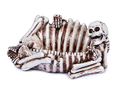 Pinkdesh Resin Material Pirates Skull Skeleton Ashtray for Home Bar Accessories