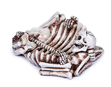 Pinkdesh Resin Material Pirates Skull Skeleton Ashtray for Home Bar Accessories2